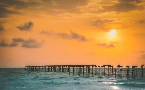 Alleppey Beach and Pier Lighthouse